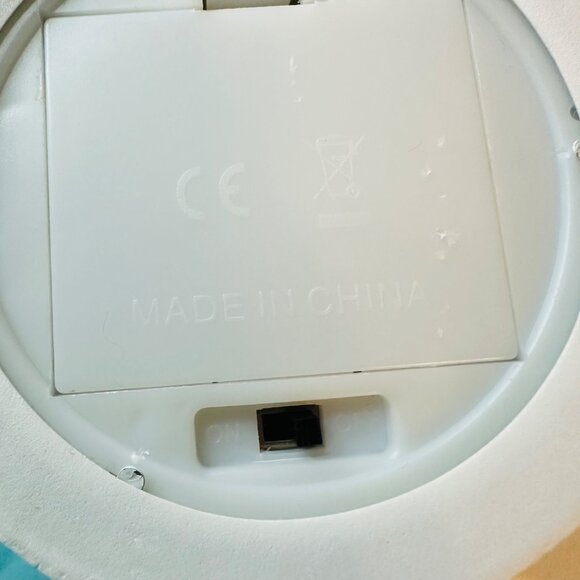 Neon Pineapple Shaped LED Table Light With Sunglasses Home Decor & Party Decor - Picture 7 of 7